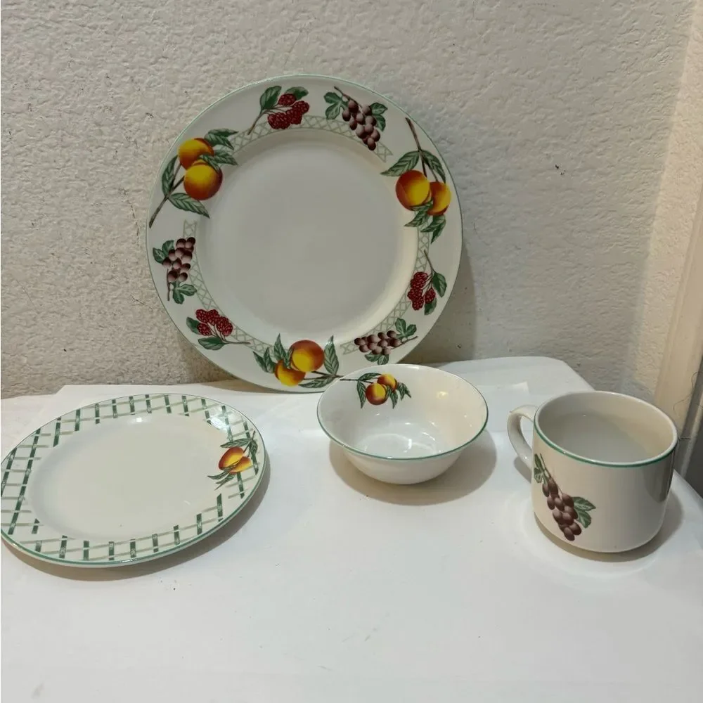 Citation Garden Trellis 4 Piece Place Setting Fruit Lattice